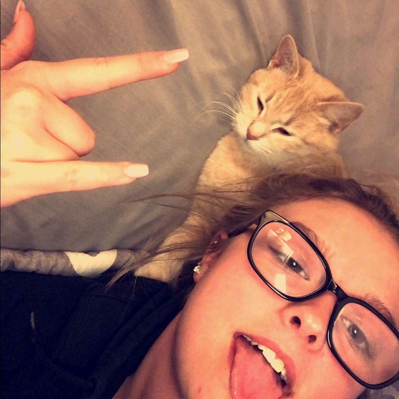 Meet your Posher, Melissa - Picture 1 of 1